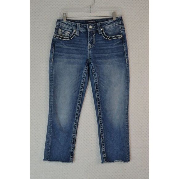 Vigoss Heritage Fit Women's 4 Medium Wash Distressed Denim Stretch Capris - Picture 1 of 16